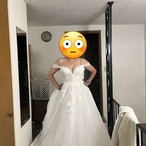 Ivory wedding dresse